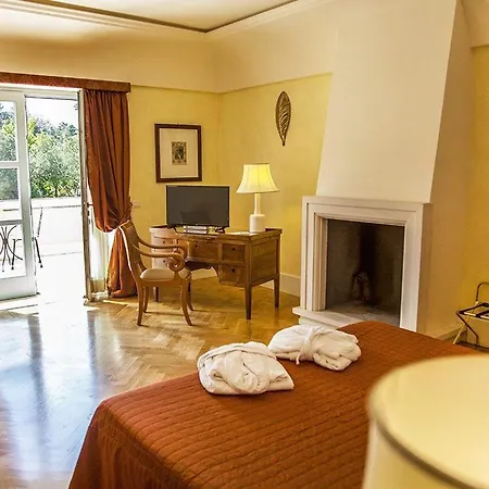 Relais San Martino 5* مارتينا فرانكا