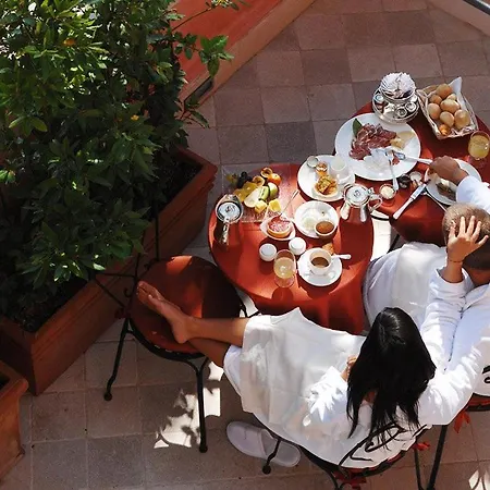 Relais San Martino فندق مارتينا فرانكا