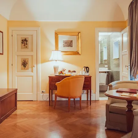 Relais San Martino 5* مارتينا فرانكا